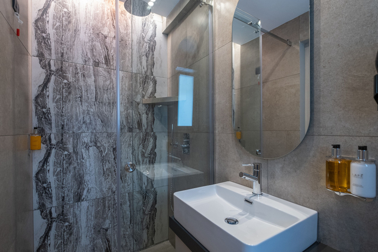 Bathroom 2, Elixia, Peloponnese