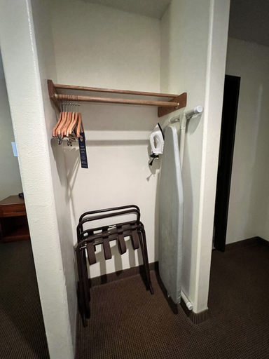 Bedroom 3, Serena Inn & Suites - Sundance, Crook