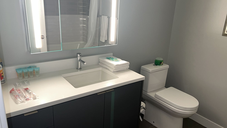 Bathroom 4, StaysPro - Hollywood Homes Minutes to Everything, Los Angeles