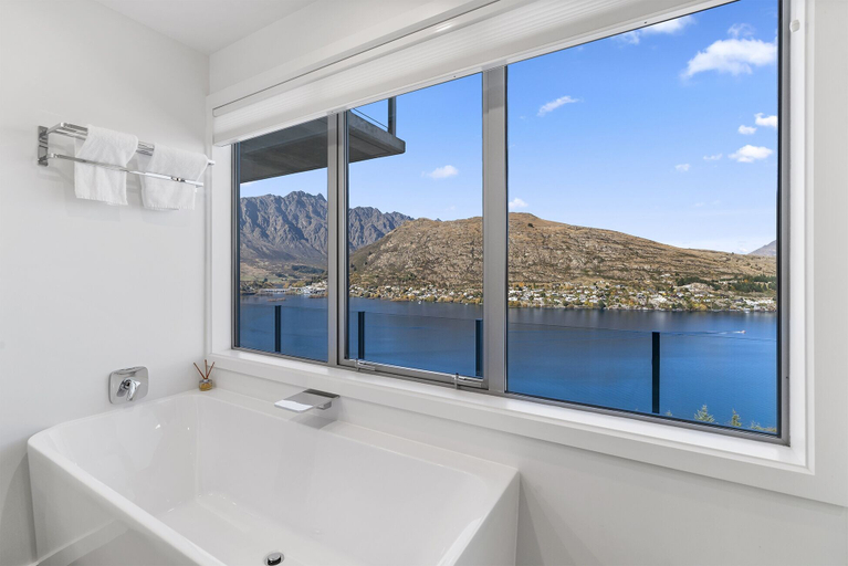 Bathroom 3, MODERN ALPINE LIVING SPECTACULAR VIEW, Queenstown-Lakes