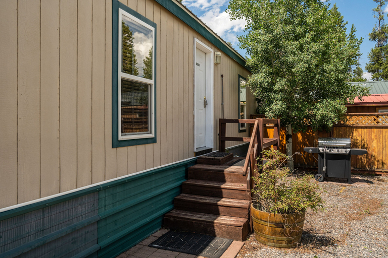 Exterior & Views 2, Alpine 3, Gallatin