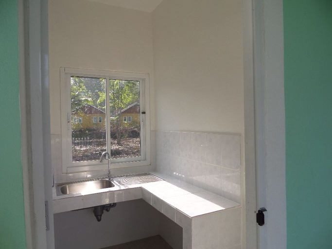 Bathroom 4, Lanta Triple Novel, Ko Lanta
