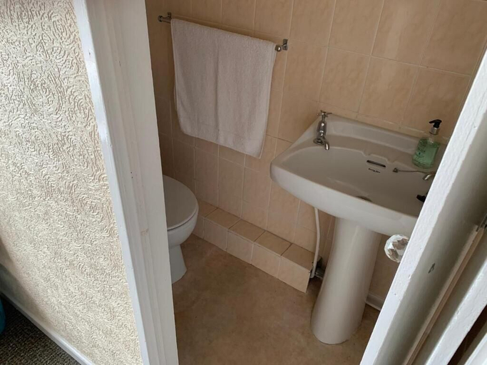 Bathroom 3, Sharn Bek Hotel, Blackpool