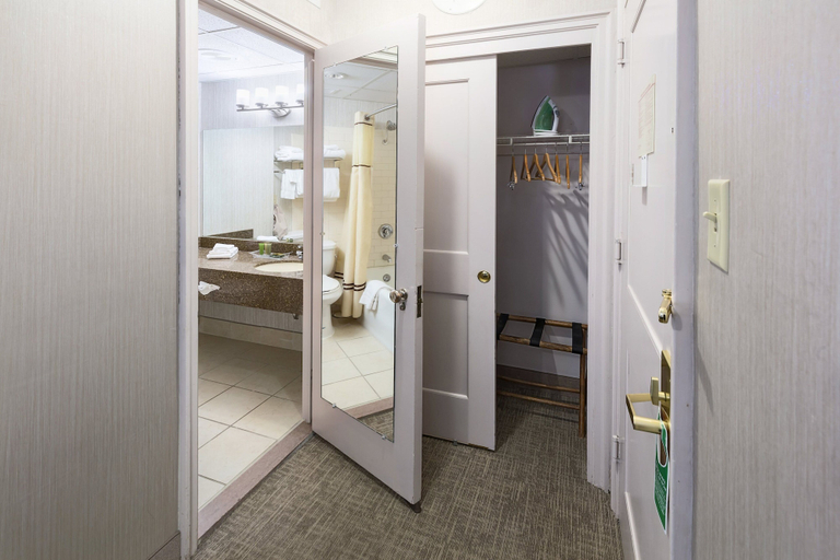 Bathroom 4, Park Place Hotel, Grand Traverse