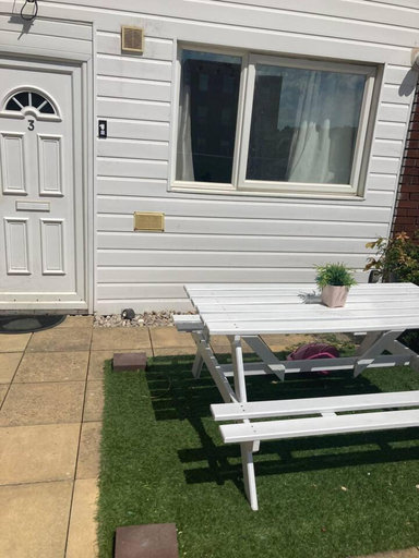 Exterior & Views, Lovely and Spacious House in South London, London