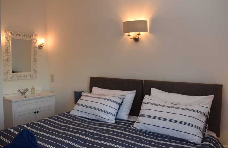 Bedroom 3, 4 Landgate Cottage Winchelsea, East Sussex