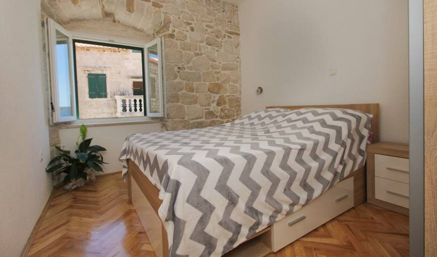 Bedroom 3, Modern apt in the Stone House in the Very Center