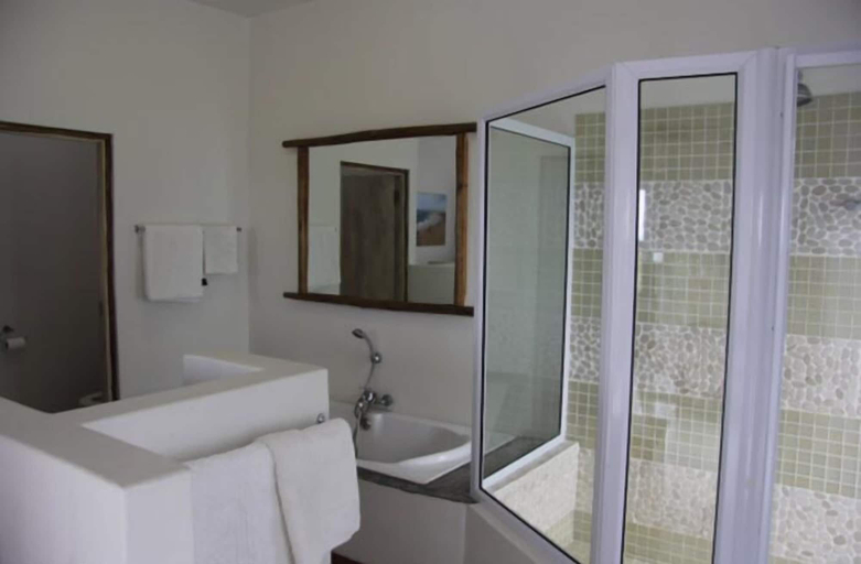 Bathroom, Kangela 13, Matutuíne