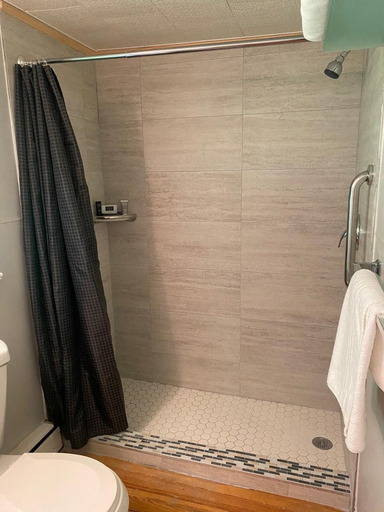 Bathroom 5, Reynolds House Inn & Motel, Sullivan