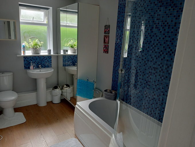 Bathroom 3, Beautiful and Secluded ,detached Garden Apartment, York