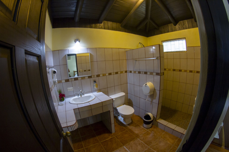 Bathroom 4, Canon de La Vieja Lodge, Liberia