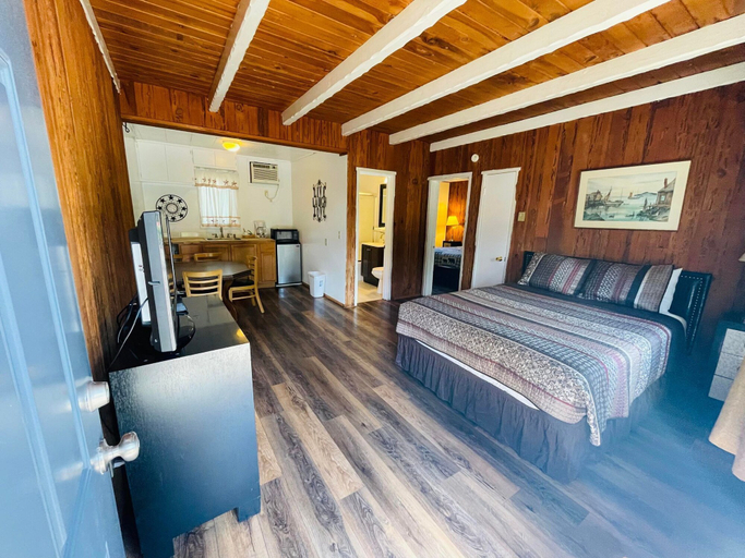 Bedroom 2, Riverfront Lodging, Jackson