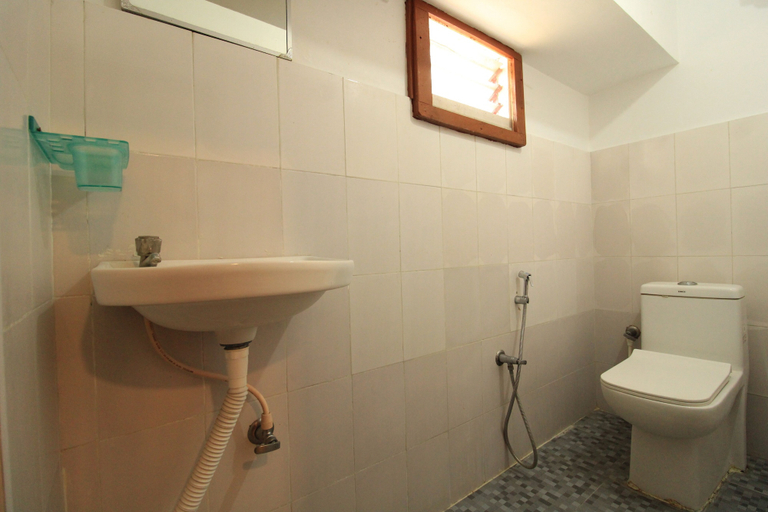 Bathroom, M.G.R. Park Inn, Viluppuram