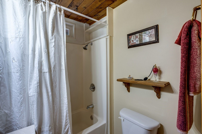Bathroom 3, 05MBH - Economical - WiFi - Pets Ok - F/P - D/W - Sleeps 2, Whatcom