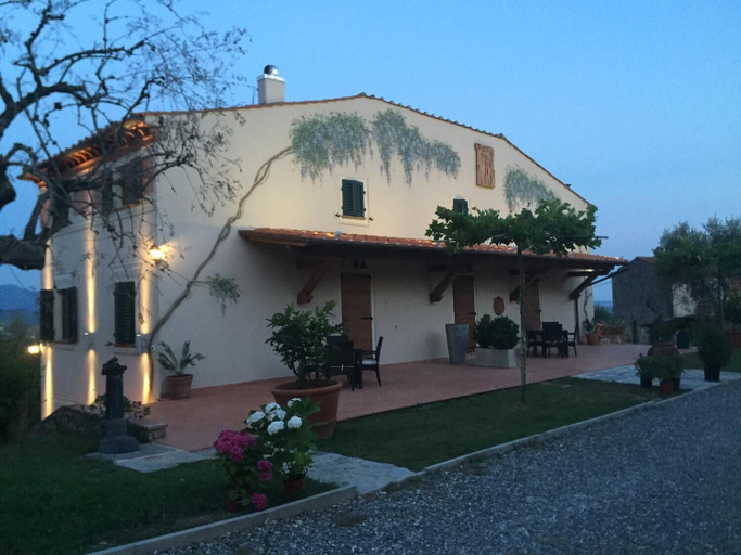 Exterior & Views 2, Casale Olea, Lucca