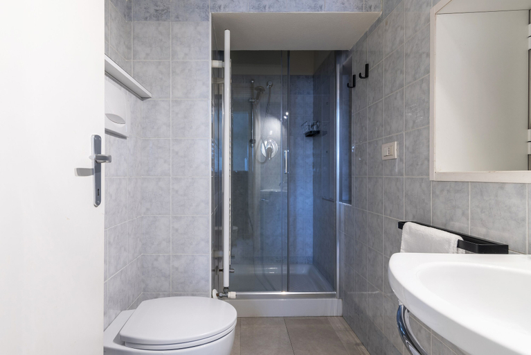 Bathroom 5, easyhomes - Duomo View, Milano