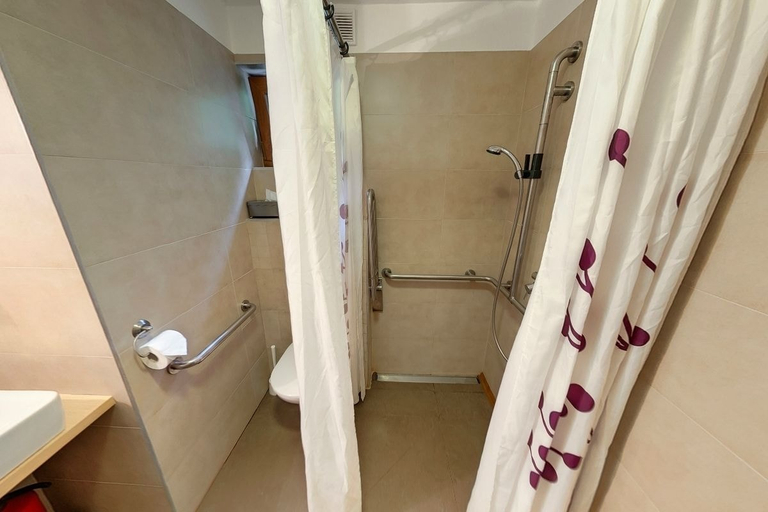 Bathroom 5, Royal Mediterran Hotel, Siófok