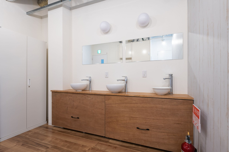 Bathroom 5, bnb+ Yokohama Motomachi - Hostel, Yokohama