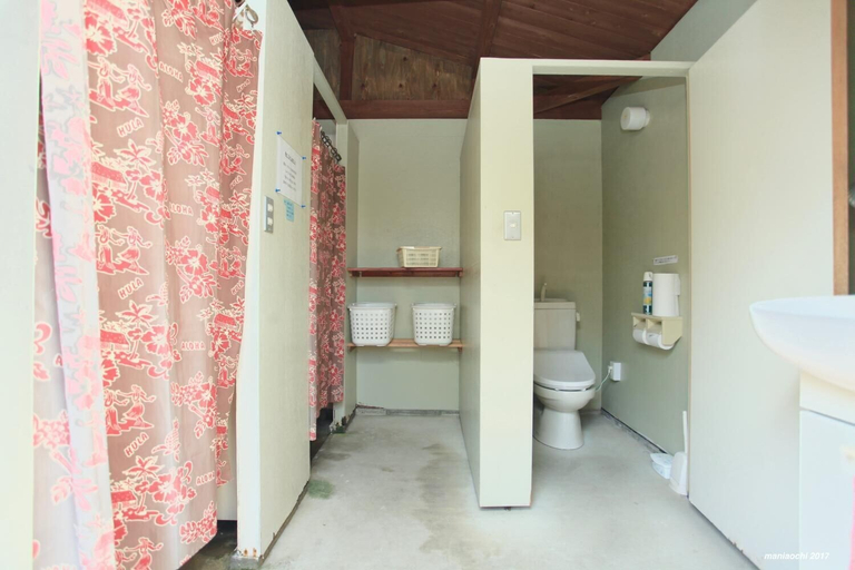 Bathroom, Pavilion Surf, Kaiyō