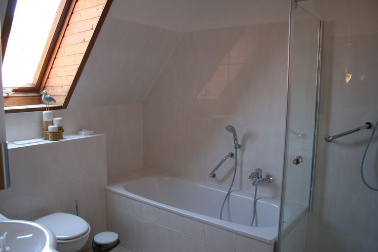 Bathroom, Ferienwohnung Forellenblick, Heidekreis