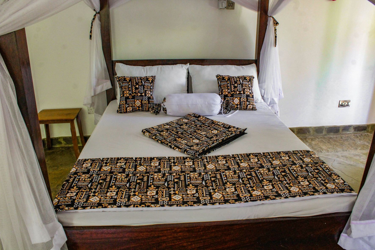 Bedroom 3, 5-bedroom Villa - 3 Mins Walk To The Beach, Msambweni