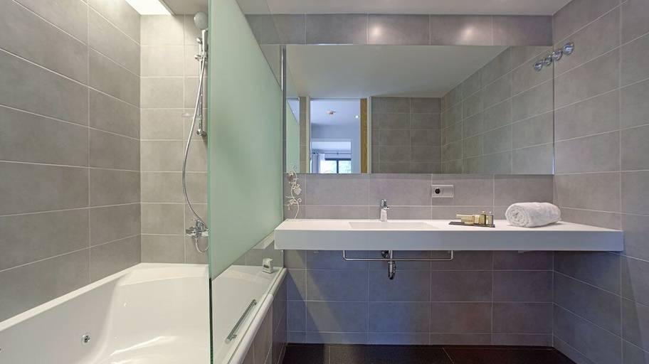 Bathroom 3, L'Hotelet del Bac, Girona