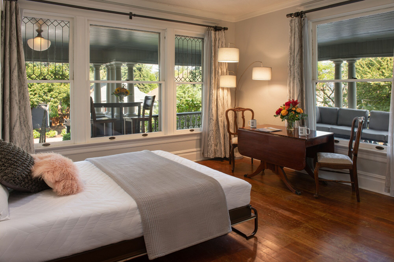 Bedroom 2, Inn at the Gorge, Hood River