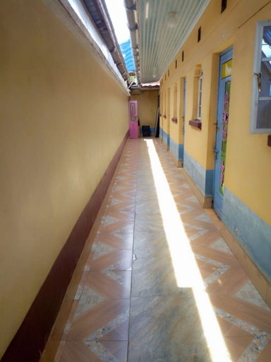 Others 5, Ebony Park Lounge, Kieni