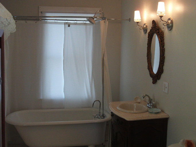 Bathroom 4, The Chandler House Bed and Breakfast, Halifax