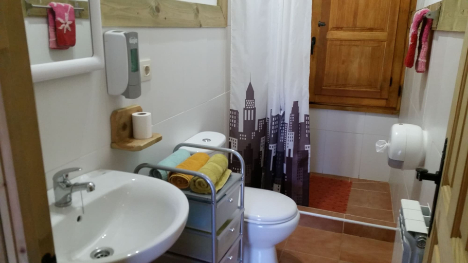Bathroom 4, Alojamiento Rural Cabuerniaventura, Cantabria