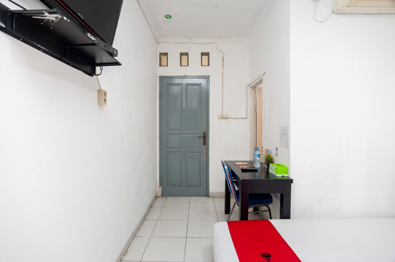 Others 4, RedDoorz Syariah near Grand Galaxy Park, Bekasi