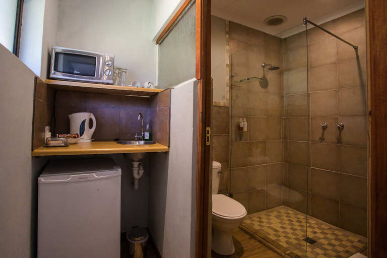 Bathroom 3, Damas, Cape Winelands