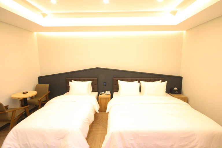 Bedroom 2, Amare Hotel, Dong