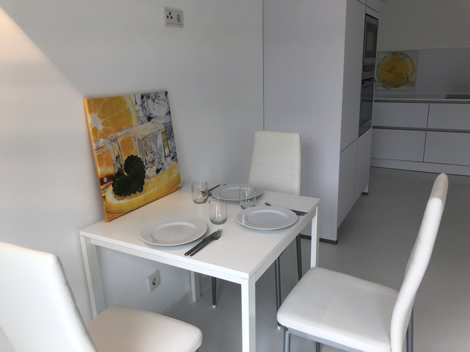 In-room dining 5, the white design apartment, Marburg-Biedenkopf