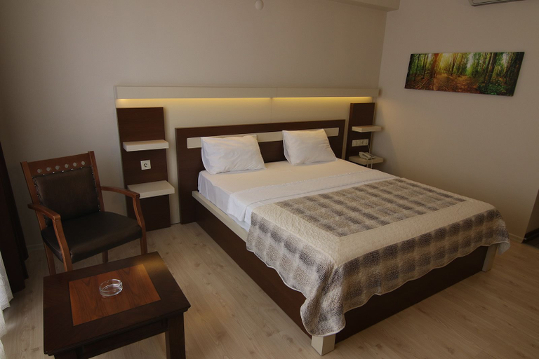 Bedroom 3, Royal Bilgic Hotel, Merkez