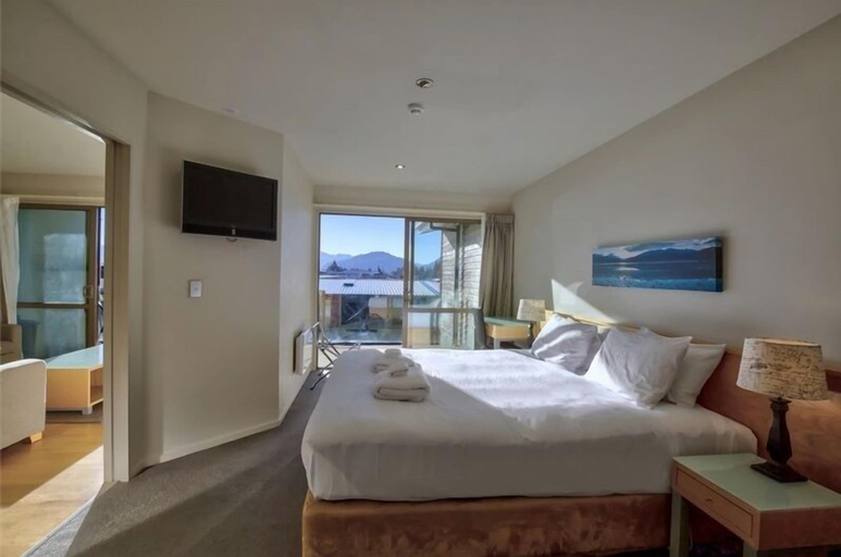 Bedroom 2, Rocky Mountain Apartment - 111-112, Queenstown-Lakes