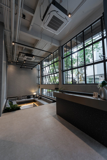 Exterior & Views 22