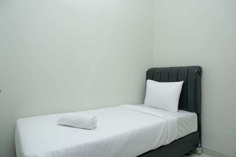 Bedroom 3, Simple and Minimalist 3BR Apartment at Puri Mansion, Jakarta Barat