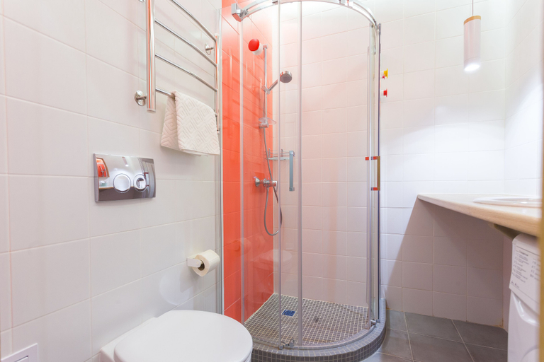 Bathroom 2, Orange Sky, Sankt-Peterburg gorsovet