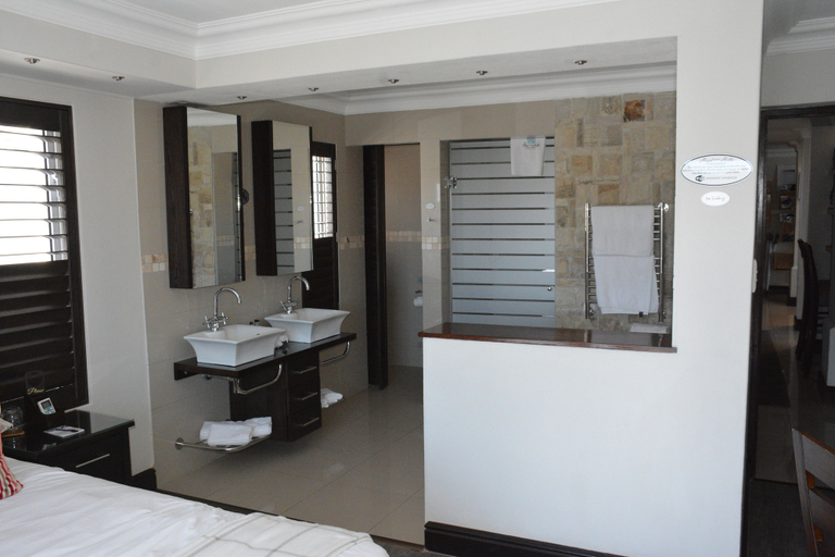 Bedroom 4, Head over Hills Luxury Retreat, Eden