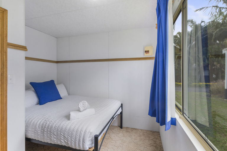 Bedroom 2, Wairo Beach Holiday Park, Shoalhaven - Pt B