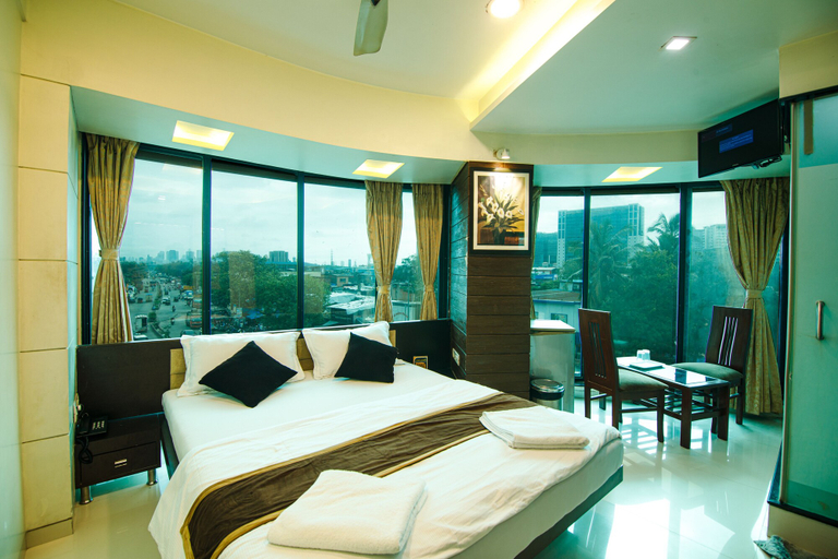 Bedroom 2, LA Hotel Metro, Mumbai Suburban