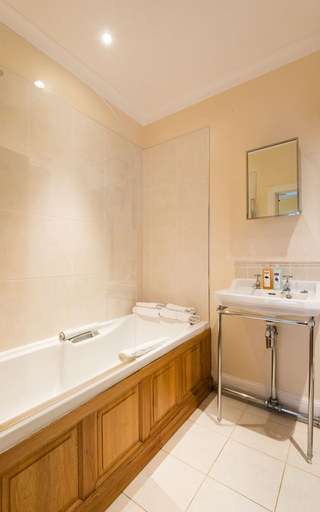 Bathroom 3, River House, Highland