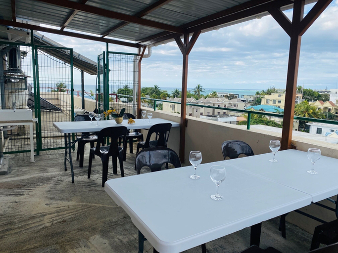 Food & Drinks, Aadi Villa