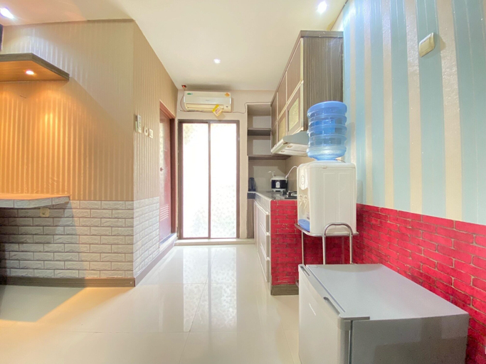 Interior 2, Spacious Studio Furnished Apartment At Gateway Ahmad Yani Cicadas Bandung, Bandung