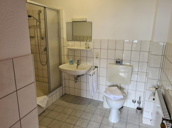Bathroom 5, Hotel Seeblick am Sankelmarker See, Schleswig-Flensburg