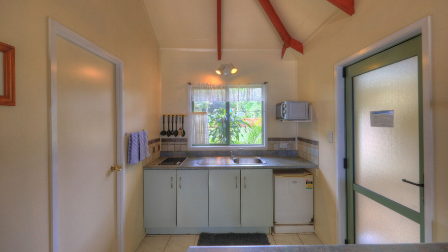 Others 5, Muriavai Bungalows, Rorotonga