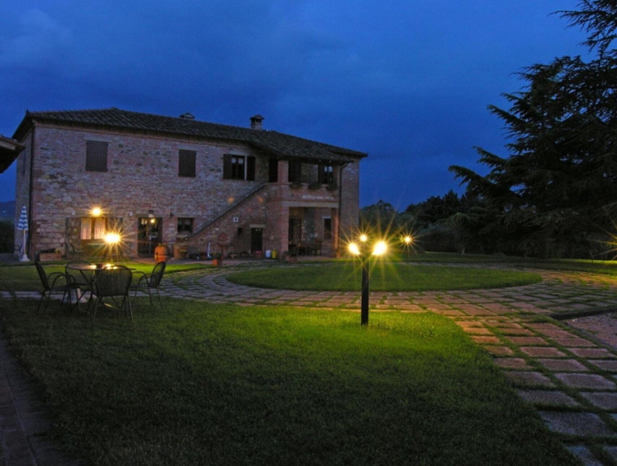 Others 4, Willow apt With Shared Pool, Perugia