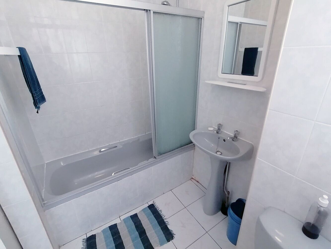 Bathroom 4, Claridges 404, Ugu