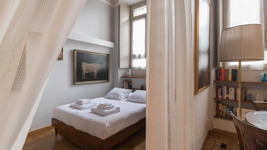Bedroom 4, Santa Maria Fulcorina 11, Milano
